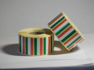 Papír címke 43x20 mm * 1500db / tekercs /Magyar zászlós*nettó ár